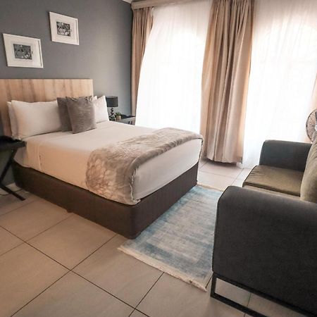 Menlyn Maine: The Exquisite Lunette Pretoria Exterior photo