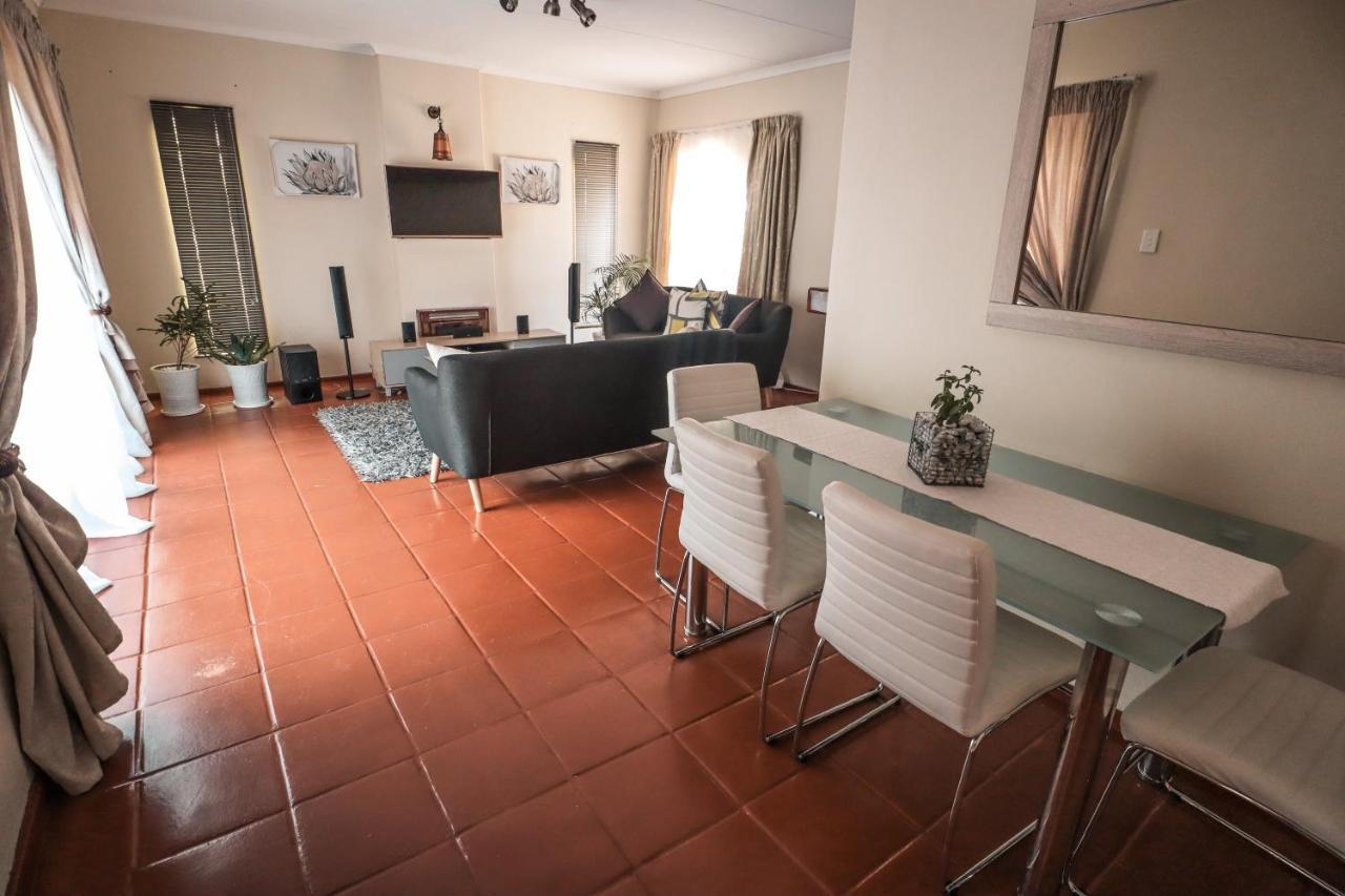 Menlyn Maine: The Exquisite Lunette Pretoria Exterior photo