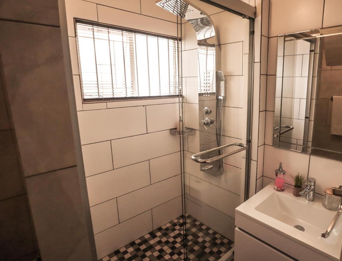 Menlyn Maine: The Exquisite Lunette Pretoria Exterior photo