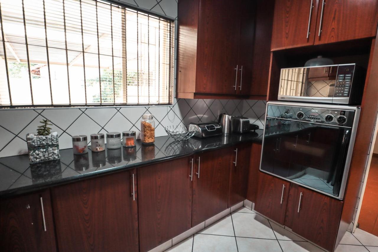 Menlyn Maine: The Exquisite Lunette Pretoria Exterior photo