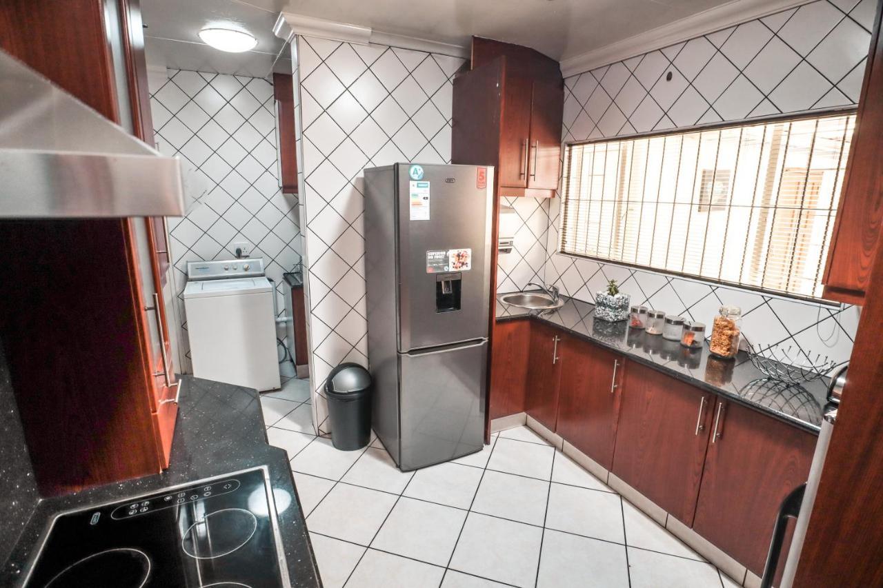 Menlyn Maine: The Exquisite Lunette Pretoria Exterior photo